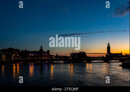 Vista di Stoccolma al tramonto da Riksbron Foto Stock