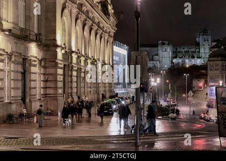 San Bento stazione ferroviaria costruita sui resti del vecchio convento nella città di Porto, Portogallo, Europa Foto Stock