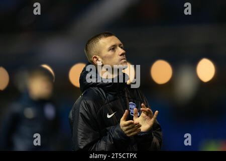 Birmingham sabato 4 novembre 2023. Jay Stansfield di Birmingham applaude i tifosi dopo la partita del campionato Sky Bet tra Birmingham City e Ipswich Town a St Andrews, Birmingham, sabato 4 novembre 2023. (Foto: Gustavo Pantano | mi News) crediti: MI News & Sport /Alamy Live News Foto Stock