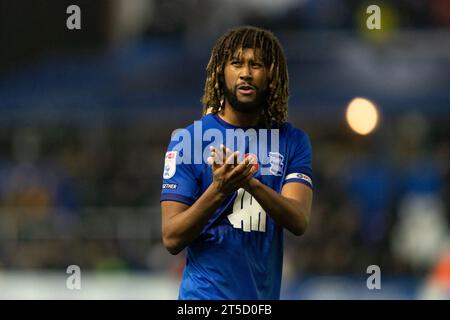 Birmingham sabato 4 novembre 2023. Dion Sanderson di Birmingham applaude i tifosi dopo la partita del campionato Sky Bet tra Birmingham City e Ipswich Town a St Andrews, Birmingham, sabato 4 novembre 2023. (Foto: Gustavo Pantano | mi News) crediti: MI News & Sport /Alamy Live News Foto Stock