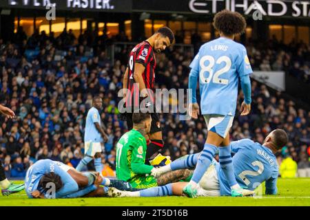 Manchester sabato 4 novembre 2023. I giocatori del Manchester City sono stati espulsi dopo aver ceduto un gol da Luis Sinisterra n. 17 dell'AFC Bournemouthdurante la partita di Premier League tra Manchester City e Bournemouth all'Etihad Stadium di Manchester sabato 4 novembre 2023. (Foto: Mike Morese | mi News) crediti: MI News & Sport /Alamy Live News Foto Stock