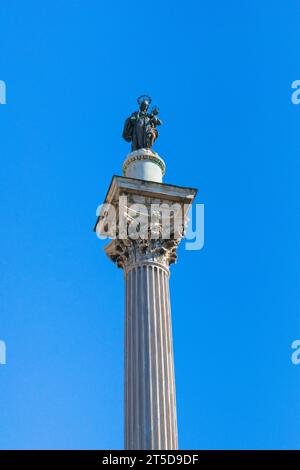 La colonna della Pace, situata di fronte alla Basilica di Santa Maria maggiore, a Roma, Italia. Foto Stock