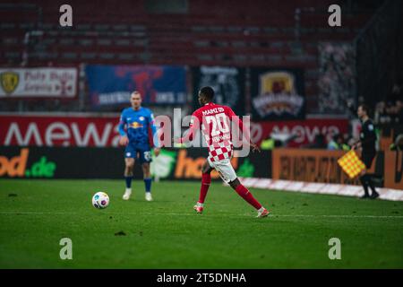 Magonza, Germania. 4 novembre 2023. MAGONZA, GERMANIA - 4. Novembre: 20 Fernandes Edimilson Ribeiro durante la partita di Bundesliga Football tra 1.FSV Mainz 05 e RB Leipzig alla MEWA Arena il 4. Novembre 2023 a Magonza, Germania. (Foto di Dan o' Connor/ATP Images) (o'CONNOR Dan /ATP/SPP) credito: SPP Sport Press Photo. /Alamy Live News Foto Stock