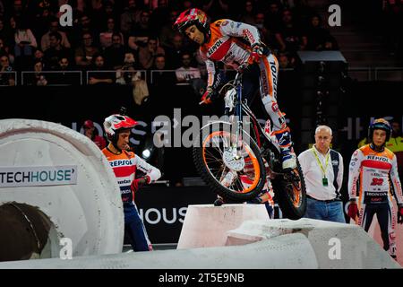 Madrid Arena, Madrid, Spagna. 4 novembre 2023. FIM X-Trial World Championship. Toni Bou (Spa). Crediti: EnriquePSans/Alamy Live News Foto Stock