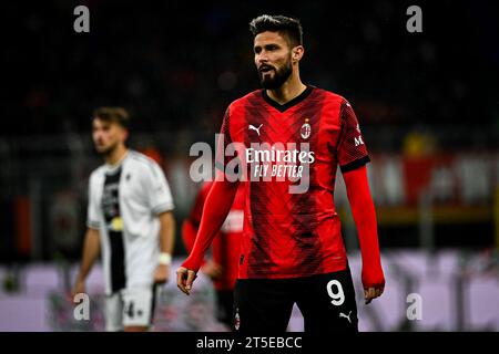 Milano, Italia. 4 novembre 2023. Olivier Giroud del Milan in azione durante la partita di serie A italiana AC Milan vs Udinese allo Stadio San Siro di Milano, Italia il 4 novembre 2023 crediti: Piero Cruciatti/Alamy Live News Credit: Piero Cruciatti/Alamy Live News Foto Stock