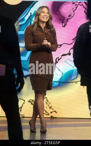 3 novembre 2023 Ginger Zee su Good Morning America a New York. 3 novembre 2023 Copyright: XRWx Credit: Imago/Alamy Live News Foto Stock