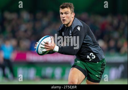 Galway, Irlanda. 5 novembre 2023. Tom Farrell di Connacht durante il round 3 dell'United Rugby Championship tra Connacht Rugby e Ulster Rugby allo Sportsground di Galway, Irlanda, il 4 novembre 2023 (foto di Andrew SURMA/ Credit: SIPA USA/Alamy Live News Foto Stock