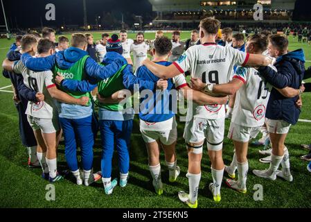 Galway, Irlanda. 5 novembre 2023. I giocatori dell'Ulster dopo la partita del 3° turno dello United Rugby Championship tra il Connacht Rugby e l'Ulster Rugby al campo sportivo di Galway, Irlanda, il 4 novembre 2023 (foto di Andrew SURMA/ Credit: SIPA USA/Alamy Live News Foto Stock