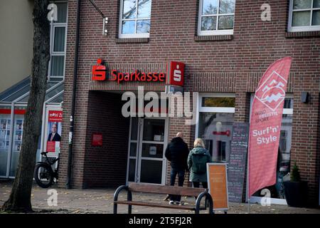 Burger/Fehmarn/Germania/04 novembre 2023/. SB seervice presso la sparkasse Bank in hamburger fehmarn in Germania (Photo.Francis Joseph Dean/Dean Pictures) Foto Stock