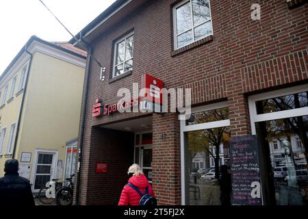 Burger/Fehmarn/Germania/04 novembre 2023/. SB seervice presso la sparkasse Bank in hamburger fehmarn in Germania (Photo.Francis Joseph Dean/Dean Pictures) Foto Stock