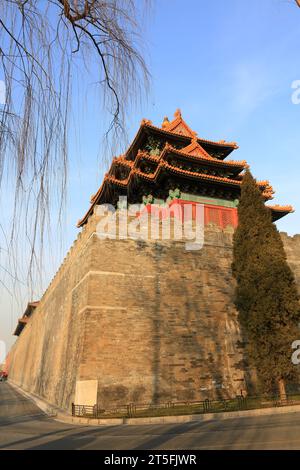 PECHINO - 22 DICEMBRE: Le torrette sudoccidentali della città Proibita, il 22 dicembre 2013, pechino, cina. Foto Stock