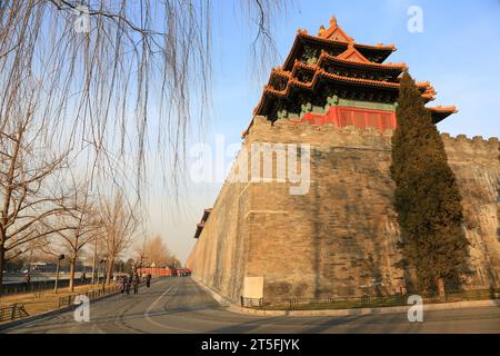 PECHINO - 22 DICEMBRE: Le torrette sudoccidentali della città Proibita, il 22 dicembre 2013, pechino, cina. Foto Stock