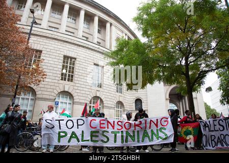 Manchester, Regno Unito. 4 novembre 2023. Proteststers Credit: Rachel Parsley/Alamy Live News Foto Stock