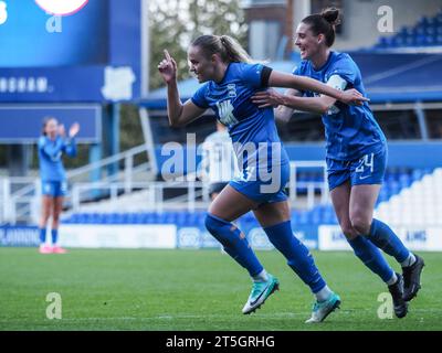 Birmingham, Regno Unito. 5 novembre 2023. Birmingham, Inghilterra, 5 novembre 2023: Charlie Devlin (23 Birmingham) segna il primo gol durante la partita di fa Womens Championship tra Birmingham City e Reading al St Andrews Stadium di Birmingham, Inghilterra (Natalie Mincher/SPP) credito: SPP Sport Press Photo. /Alamy Live News Foto Stock