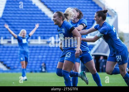 Birmingham, Regno Unito. 5 novembre 2023. Birmingham, Inghilterra, 5 novembre 2023: Charlie Devlin (23 Birmingham) segna il primo gol durante la partita di fa Womens Championship tra Birmingham City e Reading al St Andrews Stadium di Birmingham, Inghilterra (Natalie Mincher/SPP) credito: SPP Sport Press Photo. /Alamy Live News Foto Stock