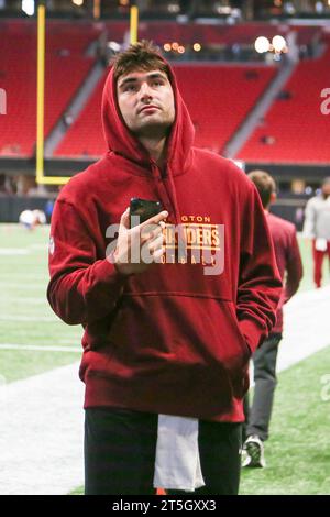 Atlanta, Georgia, USA. 15 ottobre 2023. Il quarterback dei Washington Commanders Sam Howell (14) prima della partita contro gli Atlanta Falcons al Mercedes-Benz Stadium. (Immagine di credito: © Debby Wong/ZUMA Press Wire) SOLO USO EDITORIALE! Non per USO commerciale! Foto Stock