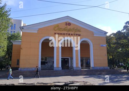 18 agosto 2023 - Bishkek in Kirghizistan, Asia centrale: Edificio nel centro della capitale del kirghizistan Foto Stock