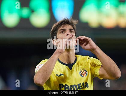 Villarreal, Spagna. 5 novembre 2023. Gerard Moreno del Villarreal CF durante la partita di la Liga tra il Villarreal CF e l'Athletic Club ha giocato allo Stadio la Cerámica il 5 novembre a Villarreal, in Spagna. (Foto di Jose Torres/PRESSINPHOTO) crediti: PRESSINPHOTO SPORTS AGENCY/Alamy Live News Foto Stock