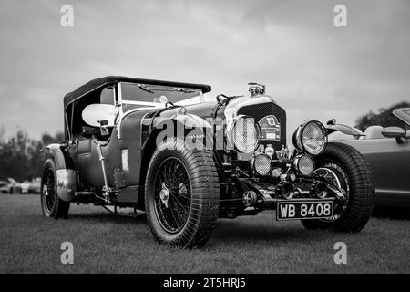 1950 Bentley Tourer «WB 8408» in mostra al Salone privato del Concours d’Elégance che si tiene a Blenheim Palace. Foto Stock