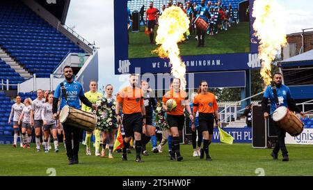 Birmingham, Regno Unito. 5 novembre 2023. Birmingham, Inghilterra, 5 novembre 2023: I giocatori entrano in campo durante la partita di fa Womens Championship tra Birmingham City e Reading al St Andrews Stadium di Birmingham, Inghilterra (Natalie Mincher/SPP) credito: SPP Sport Press Photo. /Alamy Live News Foto Stock