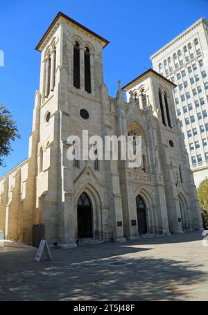 Main Plaza Vertical - Cattedrale di San Fernando, San Antonio, Texas Foto Stock