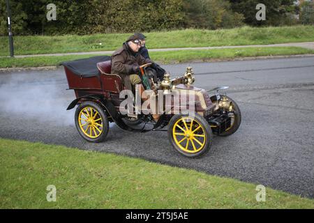 C1902 Georges Richard che prese parte alla corsa da Londra a Brighton del 2023 Foto Stock