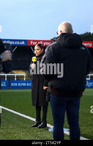 Alex Scott, punito televisivo durante il primo turno di fa Cup tra Bromley e Blackpool a Hayes Lane, Bromley sabato 4 novembre 2023. (Foto: Tom West | mi News) crediti: MI News & Sport /Alamy Live News Foto Stock