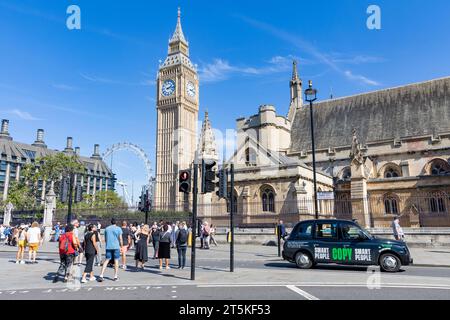 London Houses of Parliament, Big Ben, London Eye e taxi nero, settembre 2023 Heatwave, Westminster, Londra, Inghilterra, Regno Unito, 2023 Foto Stock