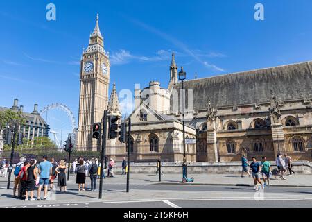 Monumenti di Londra Inghilterra, Westminster e Houses of Parliament, orologio del Big Ben e ruota di Londra, cielo blu autunno,Inghilterra,Regno Unito,2023 Foto Stock