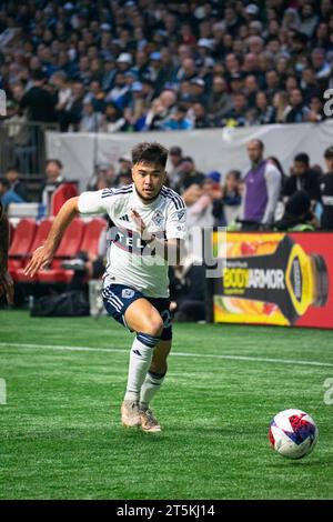 Vancouver, Canada. 5 novembre 2023. Vancouver, British Columbia, Canada, 5 novembre 2023: Ryan Raposo (27 Vancouver Whitecaps FC) in azione durante la Major League Soccer Playoffs Round 1 partita 2 tra Vancouver Whitecaps FC e Los Angeles FC al BC Place Stadium di Vancouver, British Columbia, Canada (SOLO USO EDITORIALE). (Amy Elle/SPP) credito: SPP Sport Press Photo. /Alamy Live News Foto Stock