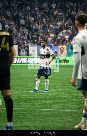 Vancouver, Canada. 5 novembre 2023. Vancouver, Columbia Britannica, Canada, 5 novembre 2023: Pedro vite (45 Vancouver Whitecaps FC) in azione durante la Major League Soccer Playoffs Round 1 partita 2 tra Vancouver Whitecaps FC e Los Angeles FC al BC Place Stadium di Vancouver, British Columbia, Canada (SOLO USO EDITORIALE). (Amy Elle/SPP) credito: SPP Sport Press Photo. /Alamy Live News Foto Stock