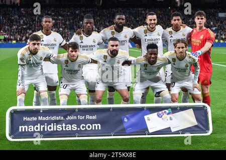 Madrid, Spagna. 5 novembre 2023. I giocatori del Real Madrid si mettono in posa davanti a una partita di calcio della Liga tra Real Madrid e Rayo Vallecano a Madrid, in Spagna, 5 novembre 2023. Crediti: Gustavo Valiente/Xinhua/Alamy Live News Foto Stock