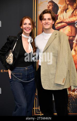 Ina Hout und Moritz Bäckerling bei der Premiere des Kinofilms "Die Tribute von Panem - la ballata degli uccelli canori e dei serpenti" im Zoo Palast. Berlino, 05.11.2023 Foto Stock
