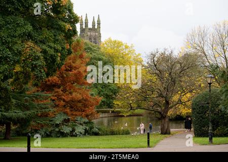 Jephson Giardini in autunno, Leamington Spa Warwickshire, Inghilterra, Regno Unito Foto Stock