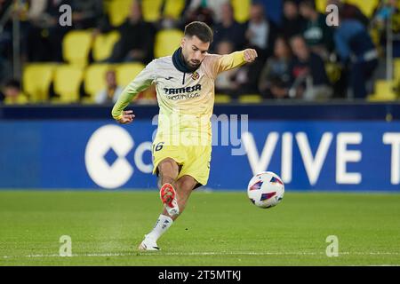 Villarreal, Spagna. 5 novembre 2023. Alex Baena del Villarreal CF durante la partita di la Liga tra il Villarreal CF e l'Athletic Club ha giocato allo Stadio la Cerámica il 5 novembre a Villarreal, in Spagna. (Foto di Jose Torres/PRESSINPHOTO) crediti: PRESSINPHOTO SPORTS AGENCY/Alamy Live News Foto Stock