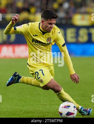 Villarreal, Spagna. 5 novembre 2023. L'Ilias Akhomach del Villarreal CF durante la partita di la Liga tra il Villarreal CF e l'Athletic Club ha giocato allo stadio la Cerámica il 5 novembre a Villarreal, in Spagna. (Foto di Jose Torres/PRESSINPHOTO) crediti: PRESSINPHOTO SPORTS AGENCY/Alamy Live News Foto Stock