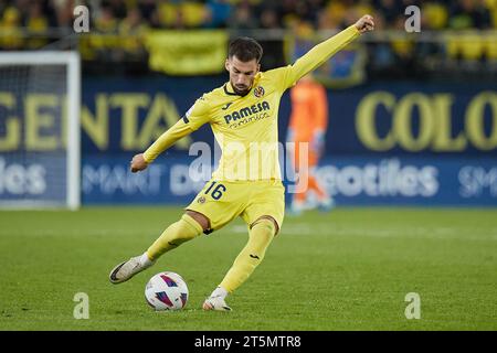 Villarreal, Spagna. 5 novembre 2023. Alex Baena del Villarreal CF durante la partita di la Liga tra il Villarreal CF e l'Athletic Club ha giocato allo Stadio la Cerámica il 5 novembre a Villarreal, in Spagna. (Foto di Jose Torres/PRESSINPHOTO) crediti: PRESSINPHOTO SPORTS AGENCY/Alamy Live News Foto Stock