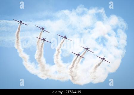 ISTANBUL, TURKIYE - 01 MAGGIO 2023: Marocchina marocchina verte - presentazione della squadra di dimostrazione acrobatica di marcia verde all'aeroporto Ataturk di Istanbul durante Teknofes Foto Stock