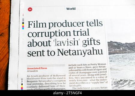 "Film Producer says corruption trial on "sontuosi" doni inviati a Netanyahu" Guardian Newspaper headline Israel PM article 26 July 2023 London UK Foto Stock