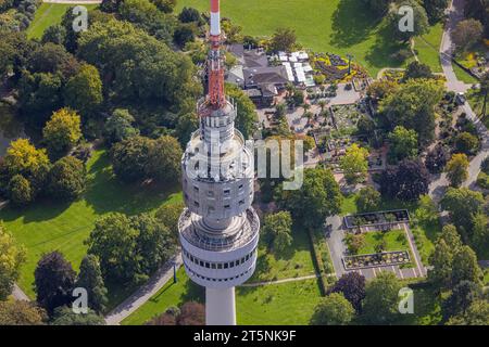 Vista aerea, Westfalenpark, cima del Florianturm con piattaforma panoramica, ristorante an den Wasserbecken e giardini, Ruhrallee, Dortmund, area della Ruhr, Foto Stock