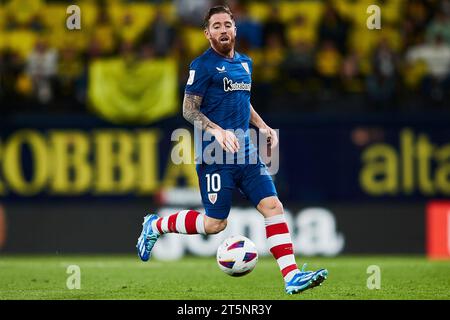 Iker Muniain dell'Athletic Club in azione durante la partita LaLiga EA Sports tra il Villarreal CF e l'Athletic Club allo Stadio la ceramica il 5 novembre Foto Stock