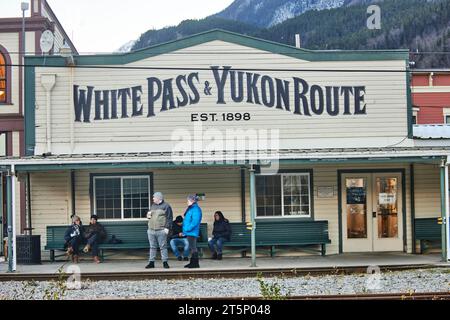 Skagway è una città compatta dell'Alaska sudorientale, con la stazione di White Pass e Yukon Route Foto Stock