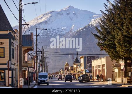 Skagway è una città compatta nel sud-est dell'Alaska, Broadway High Street in inverno Foto Stock