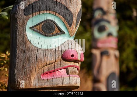 Alaska Ketchikan, pali totem nel VILLAGGIO NATIVO DI SAXMAN Foto Stock