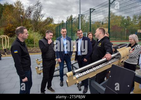 Leopoli, Ucraina. 28 ottobre 2023. Ministro della salute dell'Ucraina Viktor Lyashko durante una visita a Leopoli. (Foto di Pavlo Palamarchuk/SOPA Images/Sipa USA) credito: SIPA USA/Alamy Live News Foto Stock