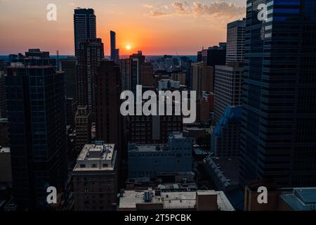 Vista aerea sui quartieri del centro città e sulle strade di Philadelphia PA USA Foto Stock