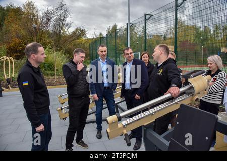 Leopoli, Ucraina. 28 ottobre 2023. Ministro della salute dell'Ucraina Viktor Lyashko durante una visita a Leopoli. (Immagine di credito: © Pavlo Palamarchuk/SOPA Images via ZUMA Press Wire) SOLO USO EDITORIALE! Non per USO commerciale! Foto Stock