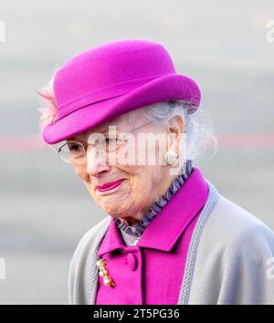 Copenhagen, Danimarca. 6 novembre 2023. Regina Margrethe di Danimarca Re Felipe e Regina Letizia di Spagna arrivano all'aeroporto di Copenaghen, il 6 novembre 2023, il 1 di una visita di stato di 3 giorni in Danimarca foto: Albert Nieboer/Netherlands OUT/Point de Vue OUT credito: dpa picture Alliance/Alamy Live News Foto Stock