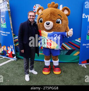 Mascotte Réversible Classique EURO 2024 – 35cm - UEFA