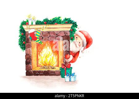 Illustrazione disegnata a mano. Babbo Natale rimane vicino al caminetto con succhietto regalo e giocattoli isolati su sfondo bianco. Foto Stock